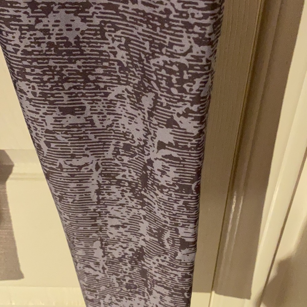 Fabletics tights - Picture 3 of 3